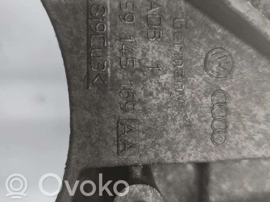 Audi Q7 4M Generator/alternator bracket 