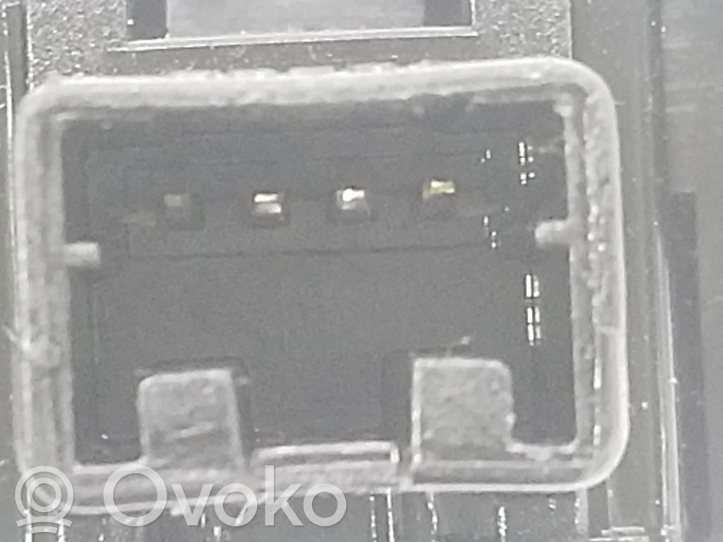 Nissan Pulsar Botón interruptor de luz de peligro 