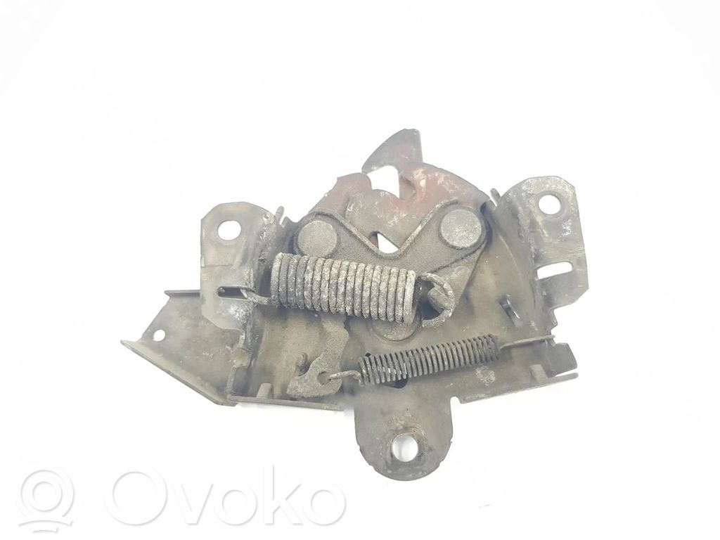 Tie down hook / loop   MR473788,MR473788