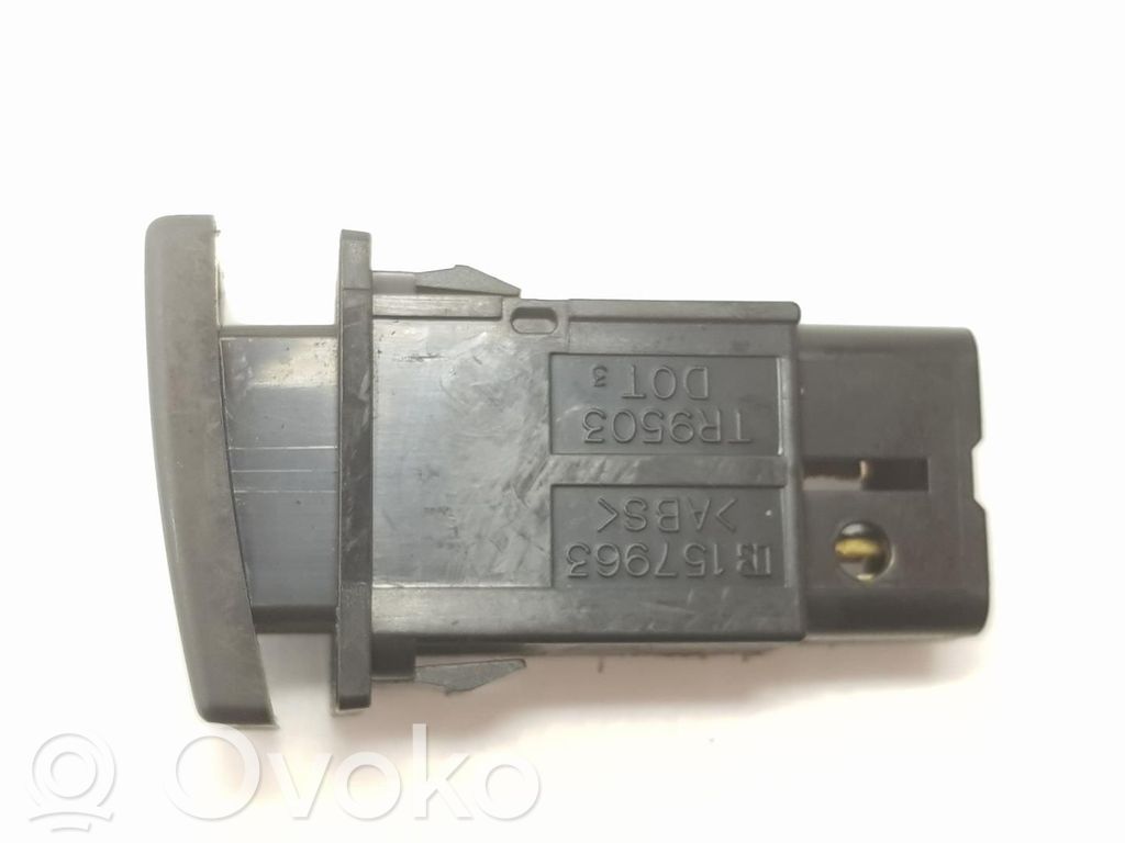 Toyota Avensis T250 Interruttore luci di emergenza