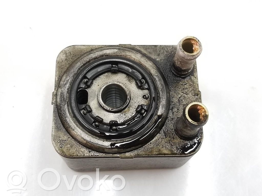 Volkswagen PASSAT B5.5 Radiatore dell’olio del motore