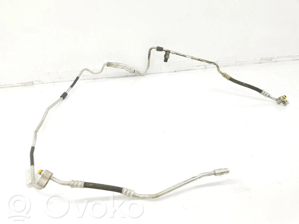 BMW 3 E90 E91 Ilmastointilaitteen putki (A/C) 