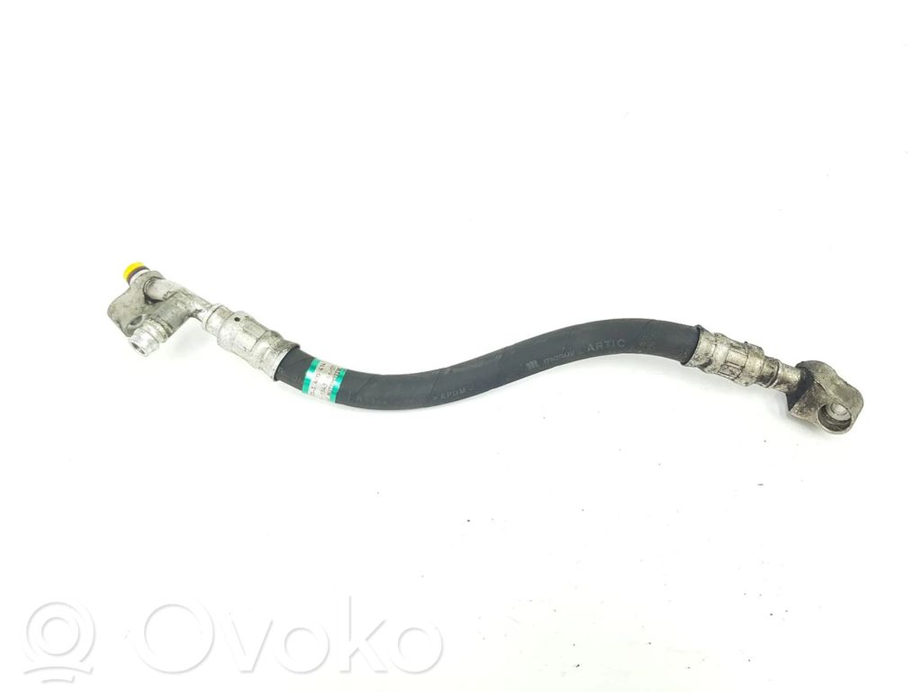 BMW 3 E90 E91 Ilmastointilaitteen putki (A/C) 