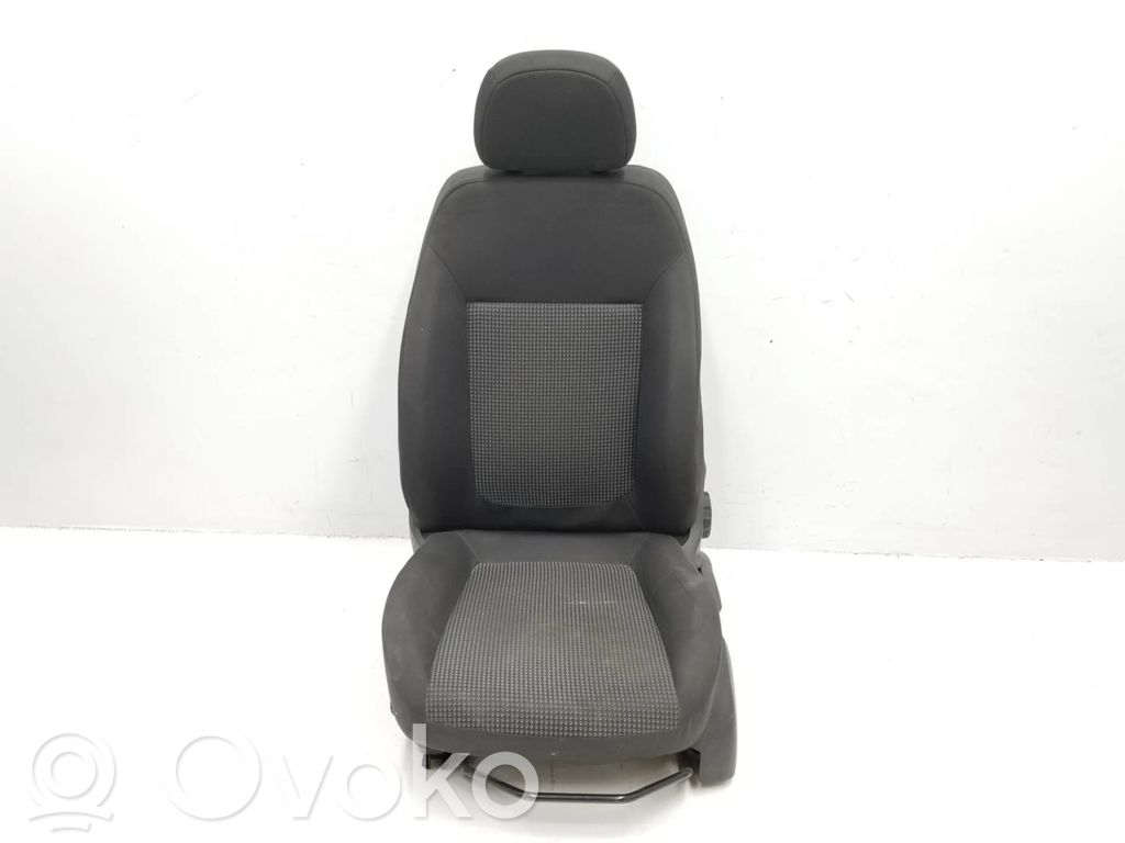Opel Corsa D Kuljettajan istuin 