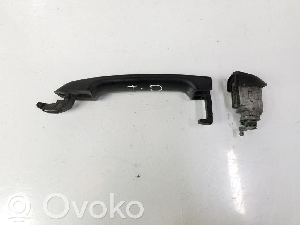 Manecilla externa puerta trasera   7C0837207,7C0837207