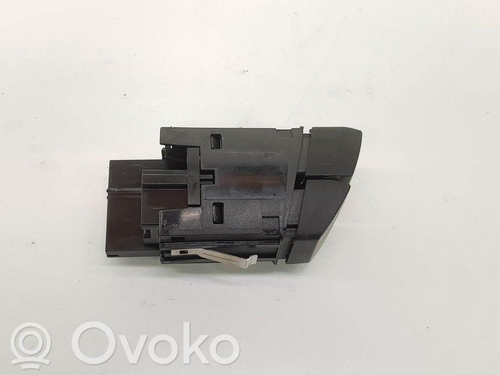 BMW 2 F46 Otros interruptores/perillas/selectores 