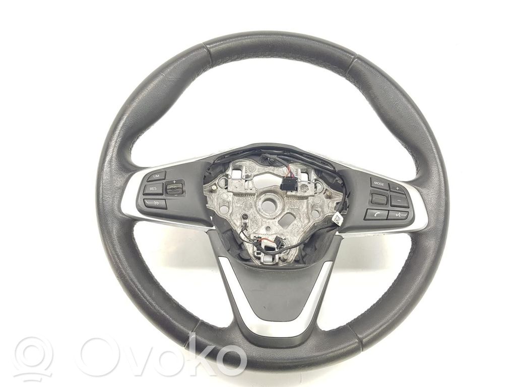 BMW 2 F46 Stūre 