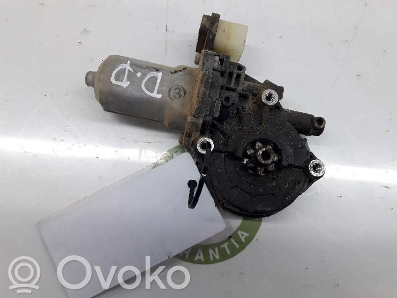 Mitsubishi L200 Motor macara geam ușă față