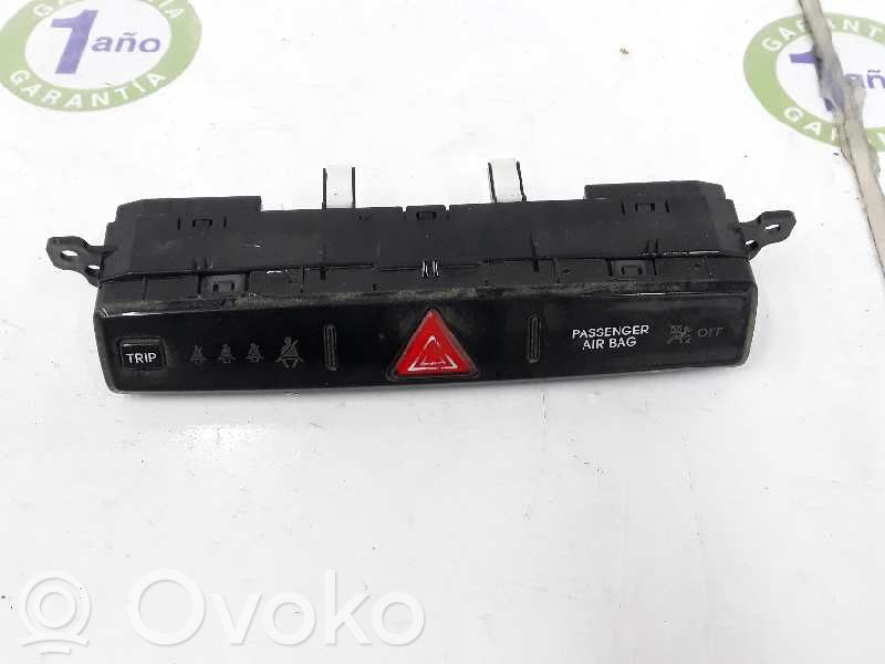 Hyundai i20 (PB PBT) Przycisk świateł awaryjnych 
