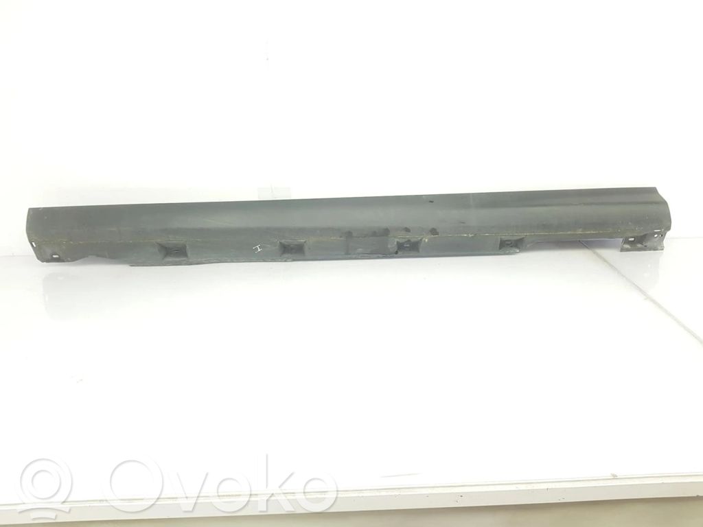 Ford Focus Kynnyksen/sivuhelman lista 