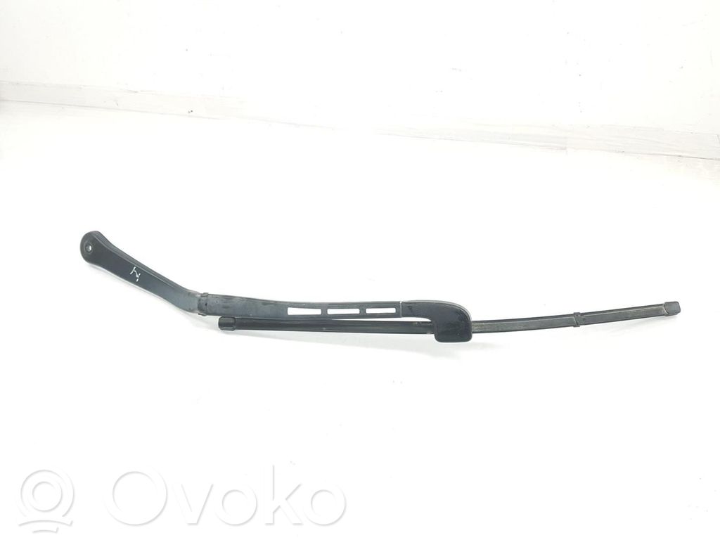 BMW 3 E90 E91 Priekinio stiklo valytuvų kojelė 