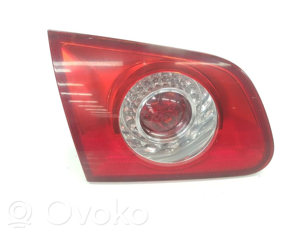 Volkswagen PASSAT B6 Lampy tylnej klapy bagażnika