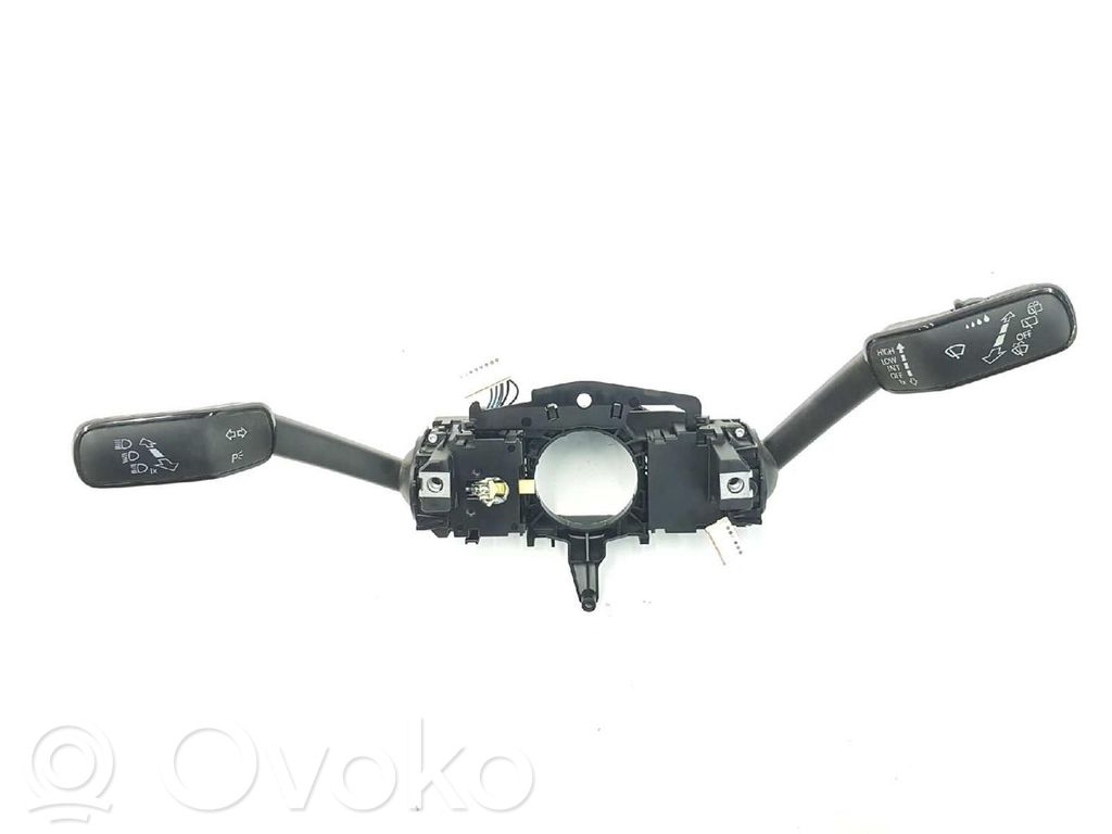 Volkswagen Golf VII Interruptores/botones de la columna de dirección 