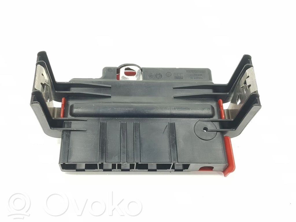 BMW 3 E90 E91 Fuse module 