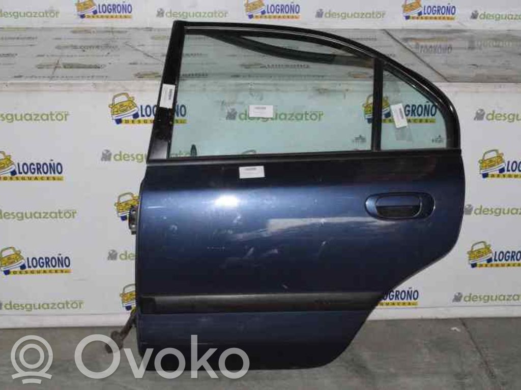 Mitsubishi Carisma Puerta trasera 