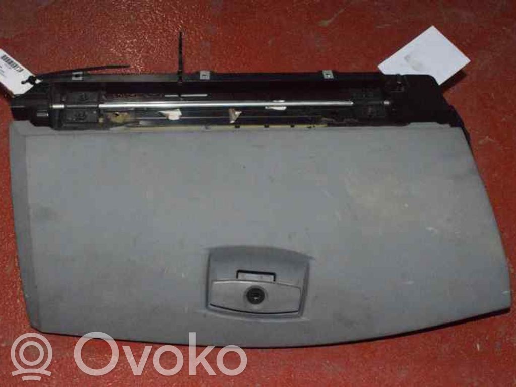 BMW 5 E39 Glove box 