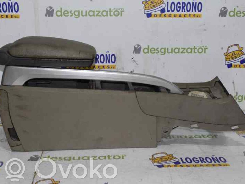 Volvo XC70 Armrest 
