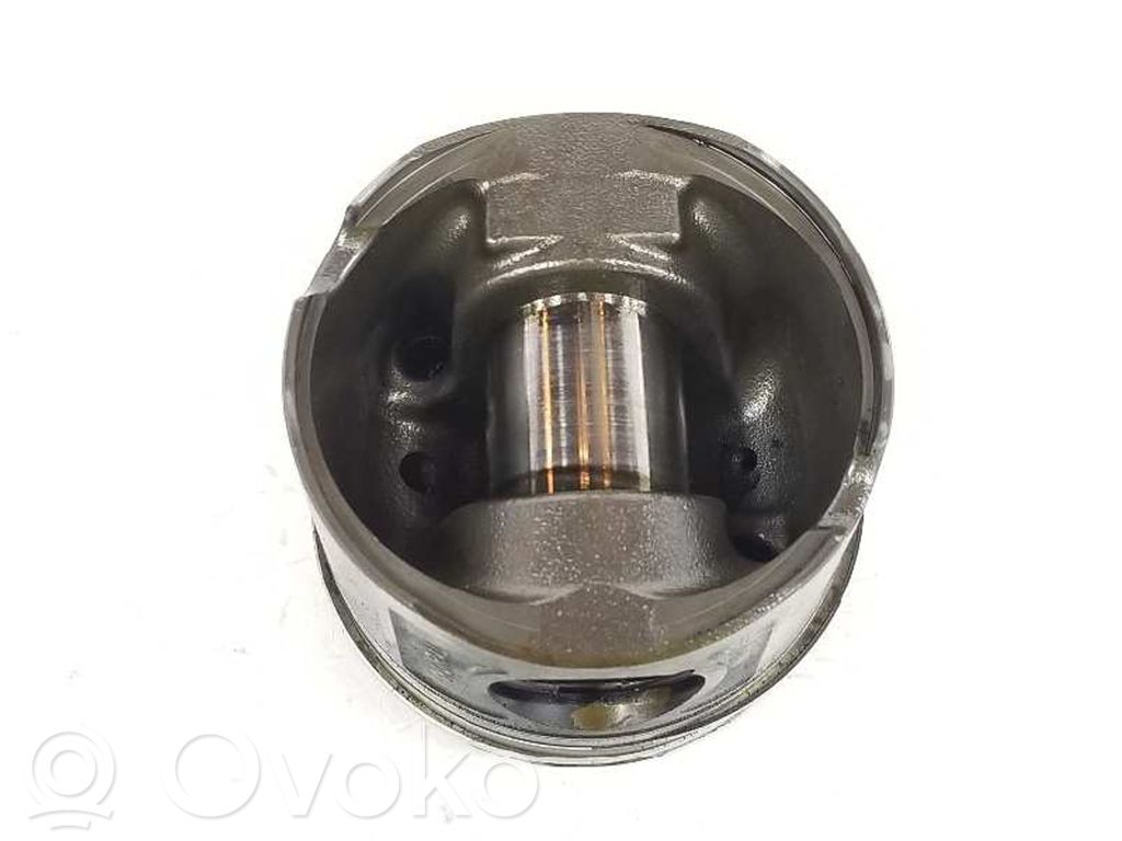 BMW 1 F20 F21 Piston 