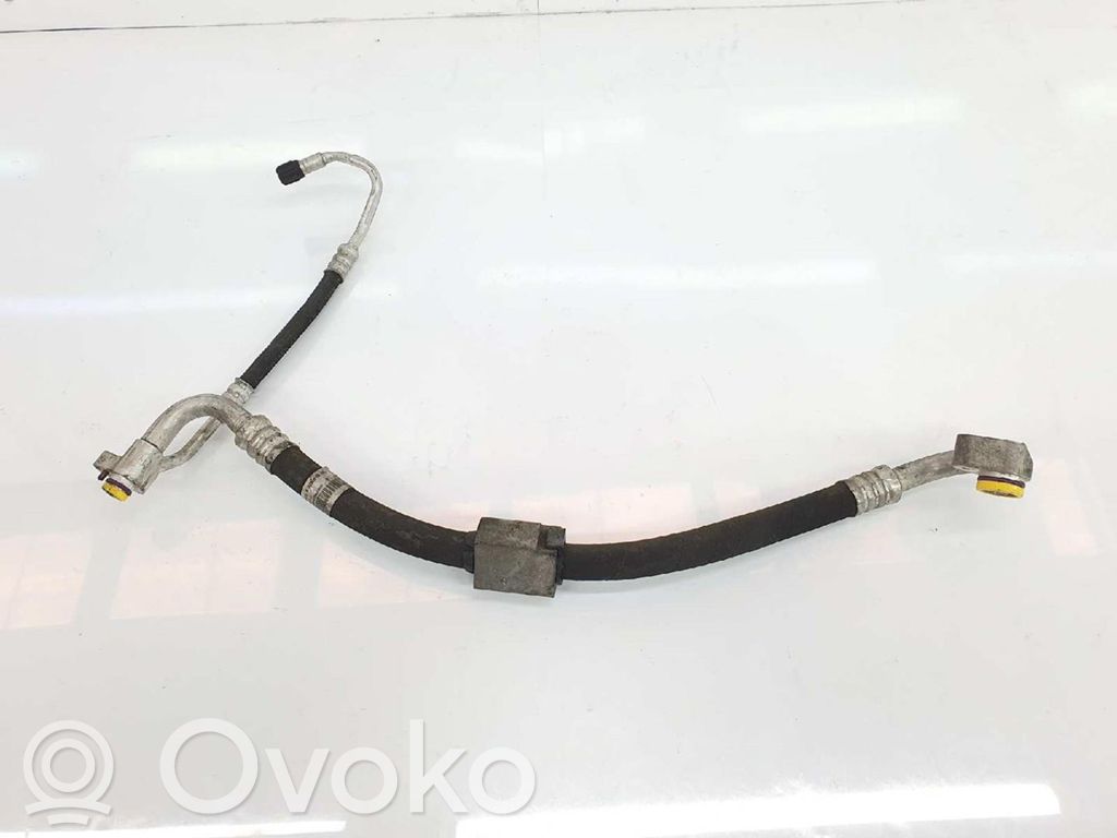 BMW 3 E92 E93 Ilmastointilaitteen putki (A/C) 