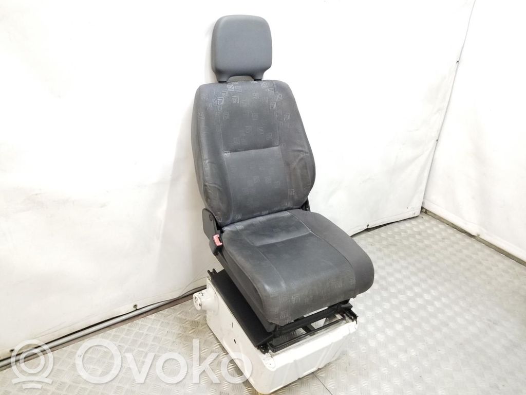 Mercedes-Benz Sprinter W901 W902 W903 W904 Kuljettajan istuin 