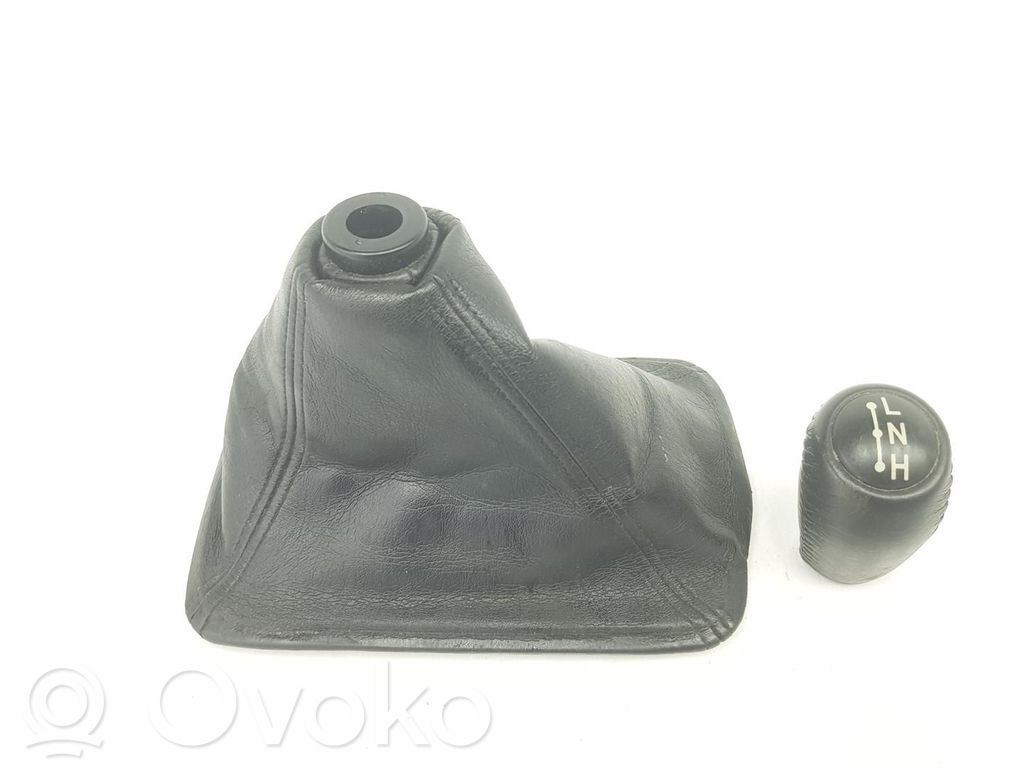 Toyota Land Cruiser (J120) Revêtement pommeau de levier de vitesses cuir 