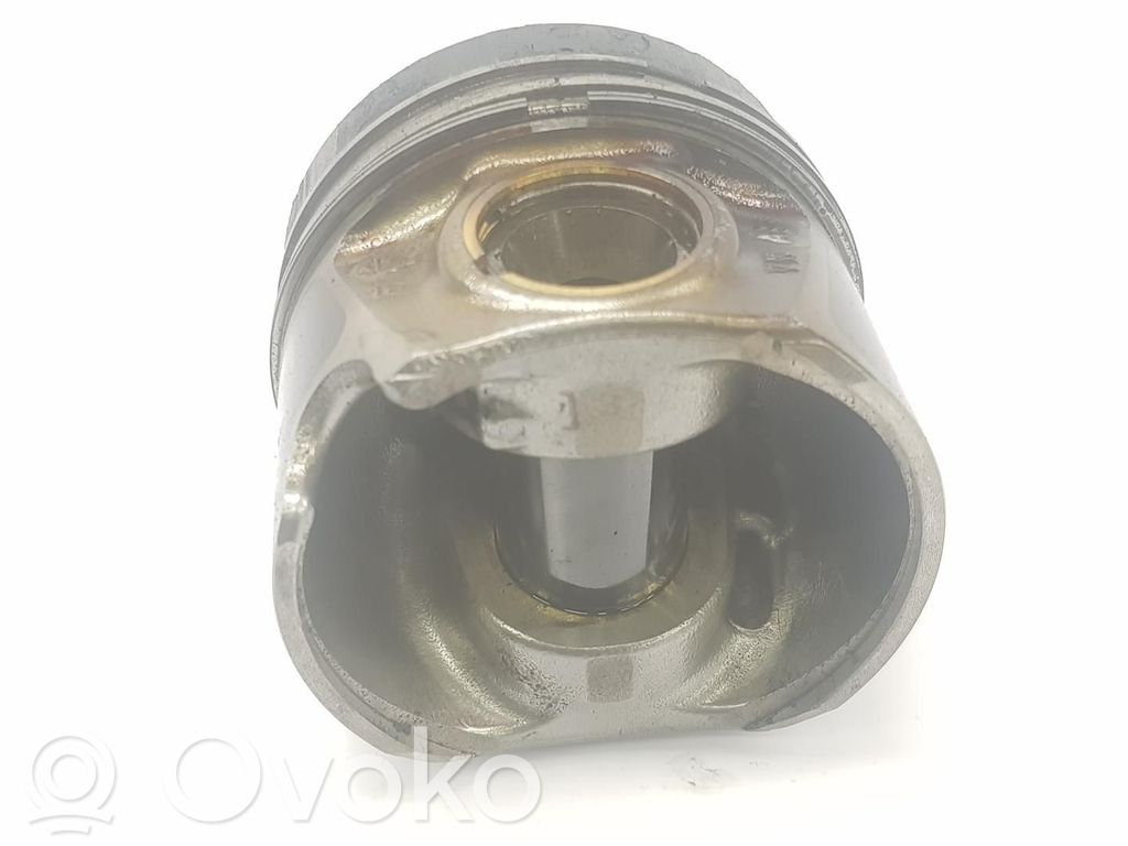Mäntä   04L107065A,04L107065A