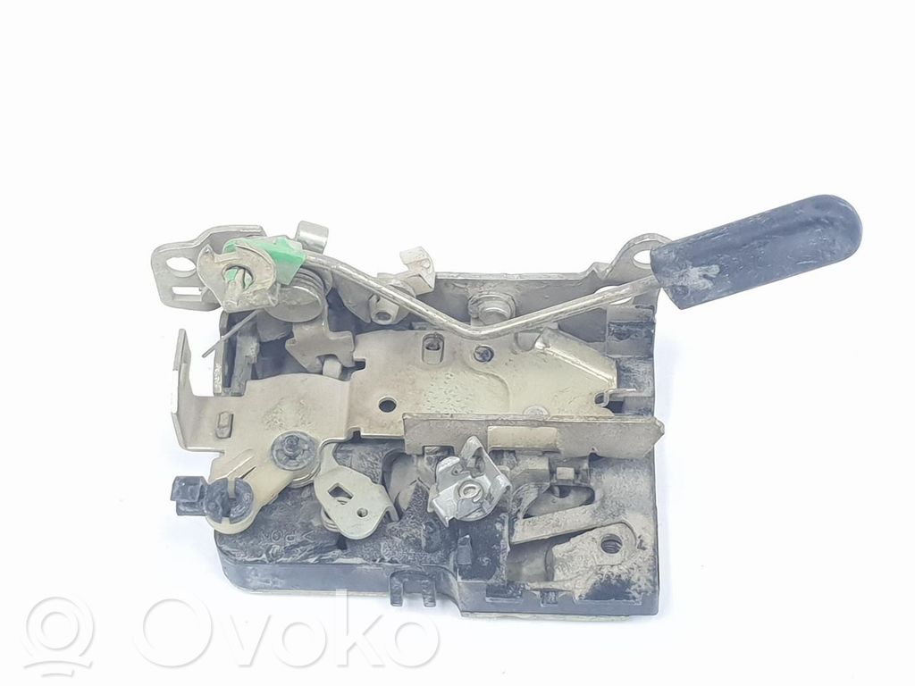 Iveco Daily 3rd gen Etuoven lukko 