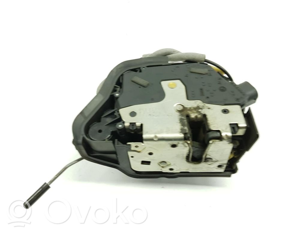 BMW 3 E46 Zamek drzwi przednich 