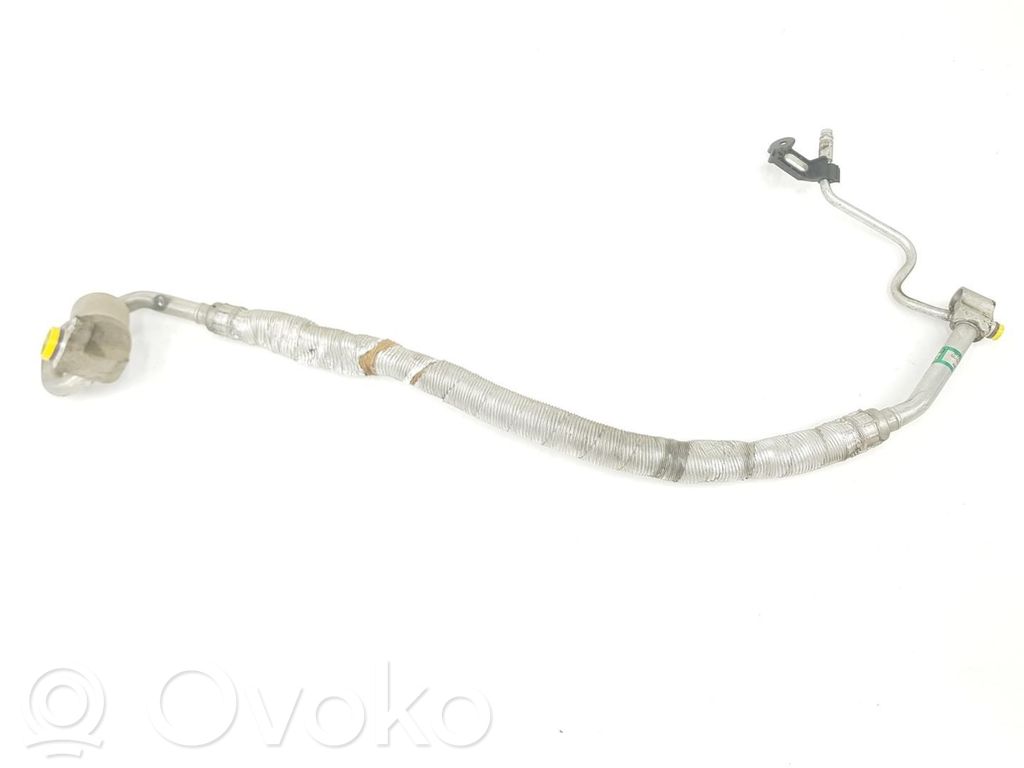 BMW 3 E90 E91 Ilmastointilaitteen putki (A/C) 