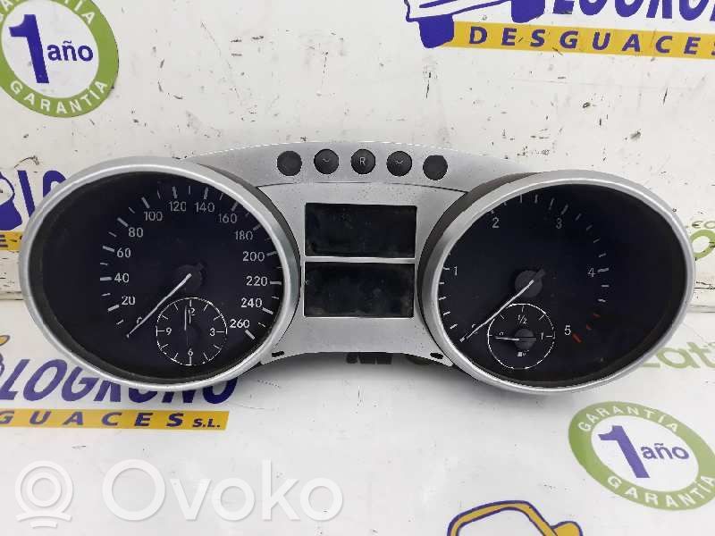 Mercedes-Benz ML W164 Vitezometru (grup de instrumente) 