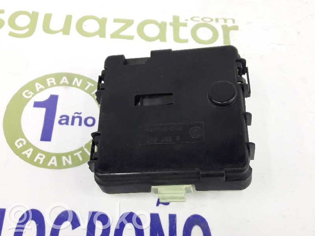 BMW X3 E83 Fuse module 