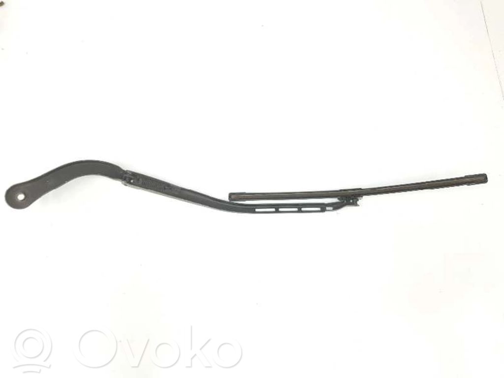 BMW 3 E90 E91 Front wiper blade arm 