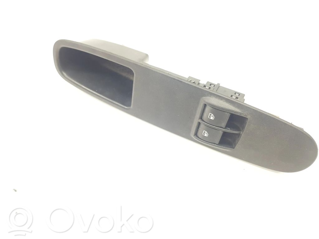 Lancia Ypsilon Electric window control switch 