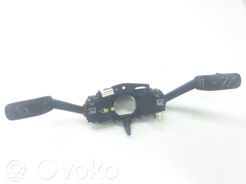 Volkswagen Golf VII Boutons / interrupteurs volant