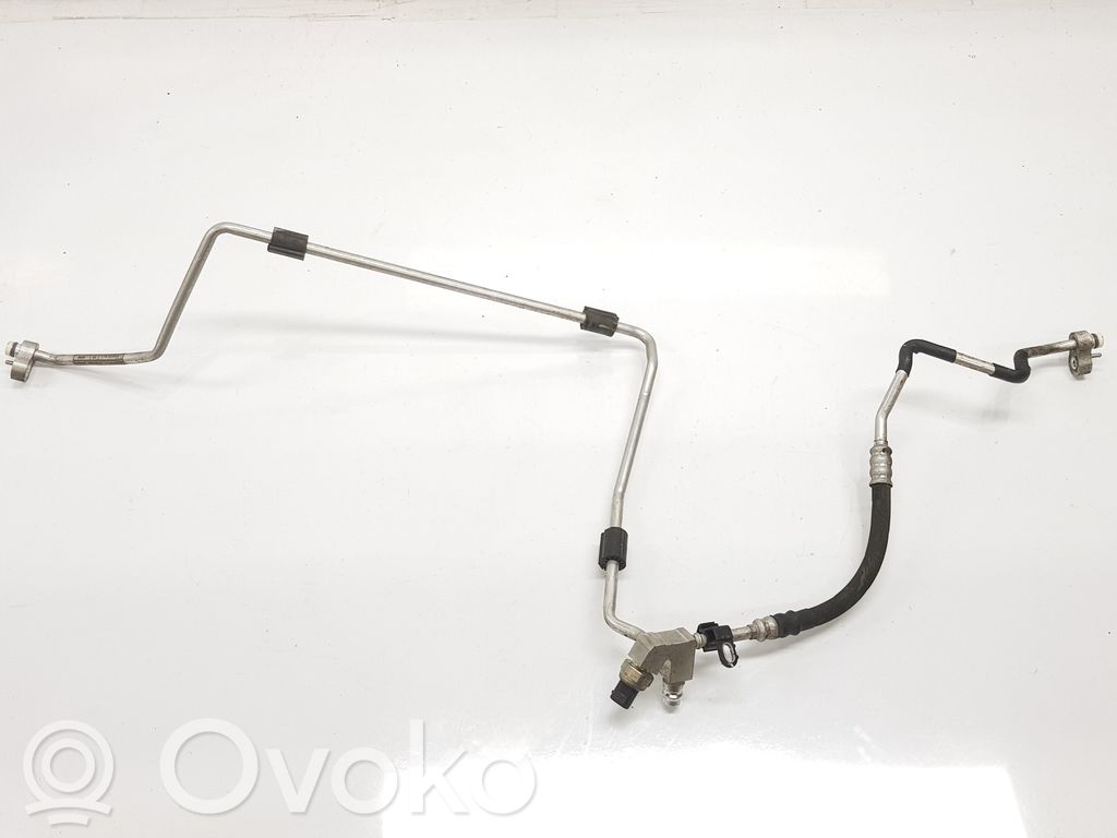 BMW 1 F20 F21 Ilmastointilaitteen putki (A/C) 