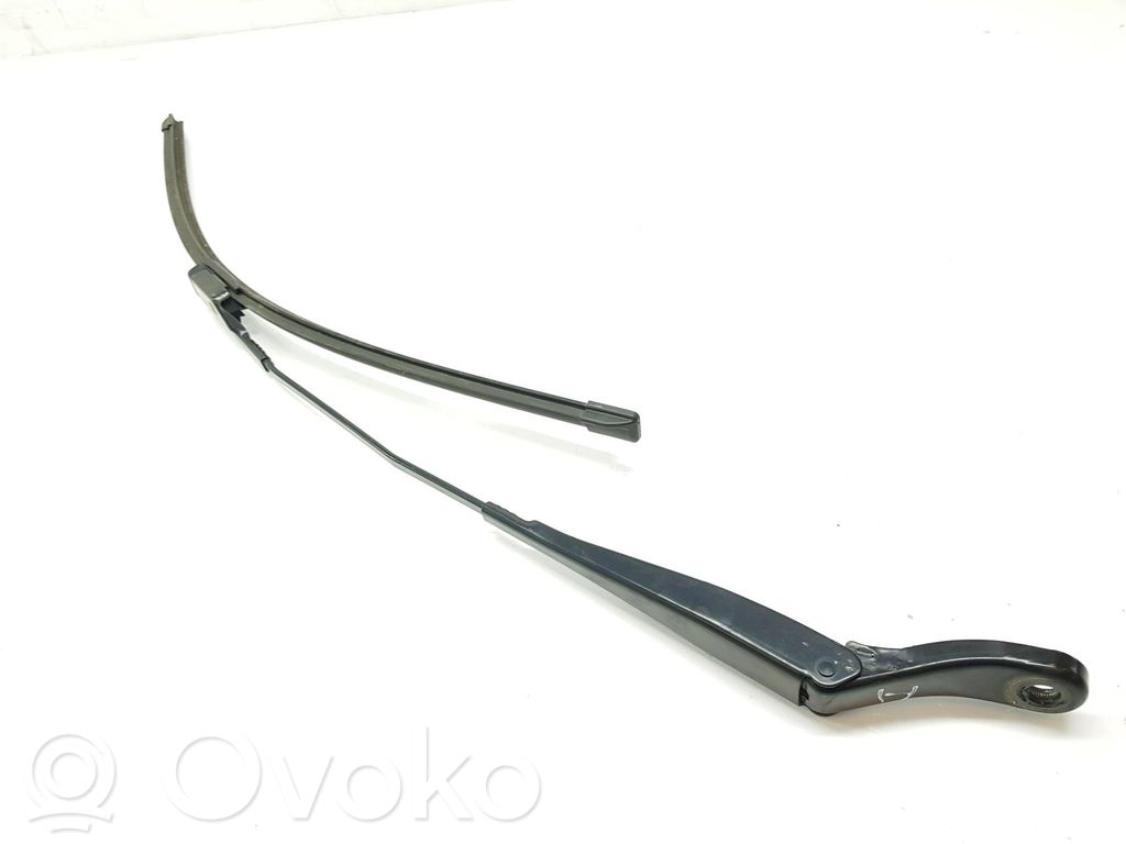 Peugeot 208 I Front wiper blade arm 