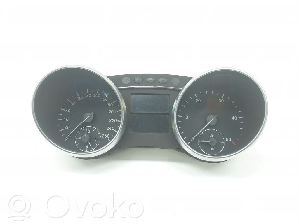 Mercedes-Benz ML W164 Vitezometru (grup de instrumente) 