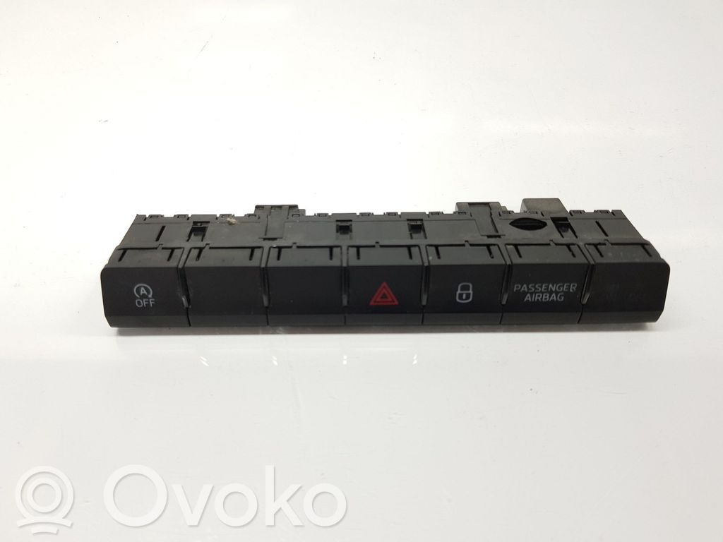 Botón interruptor de luz de peligro   565927132AJ,565927132AJ