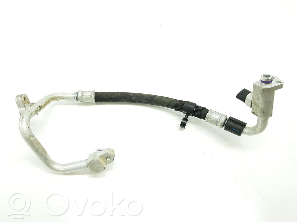 Ilmastointilaitteen putki (A/C)   7LE816017,7LE816017