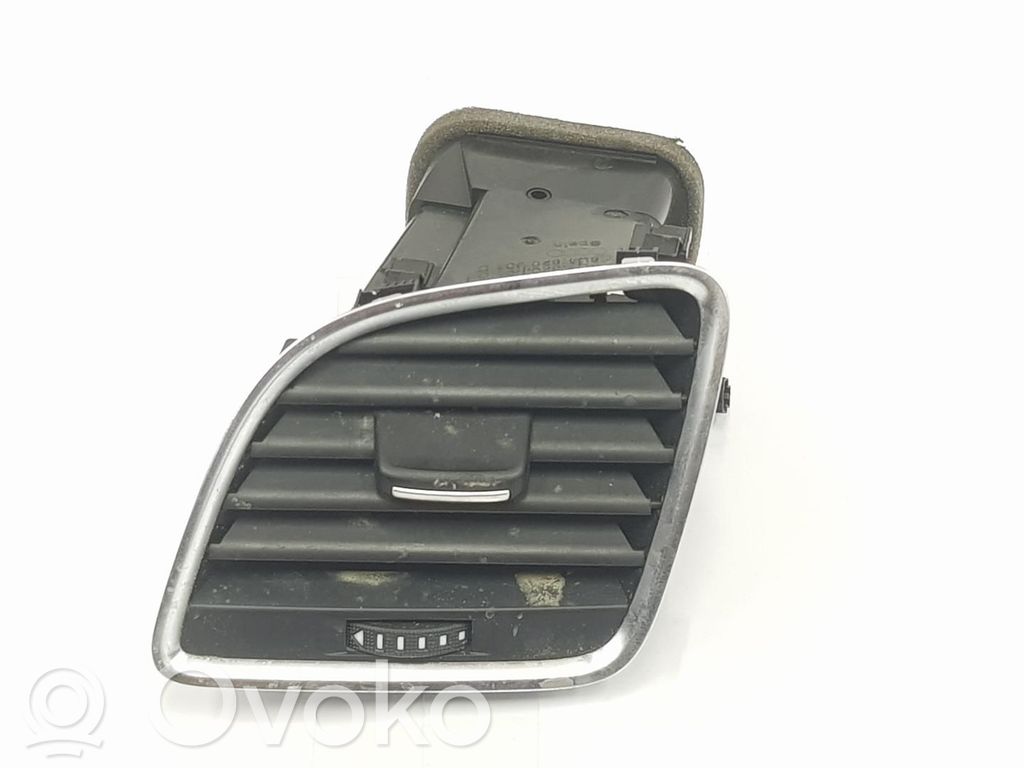 Audi Q3 8U Griglia di ventilazione centrale cruscotto 