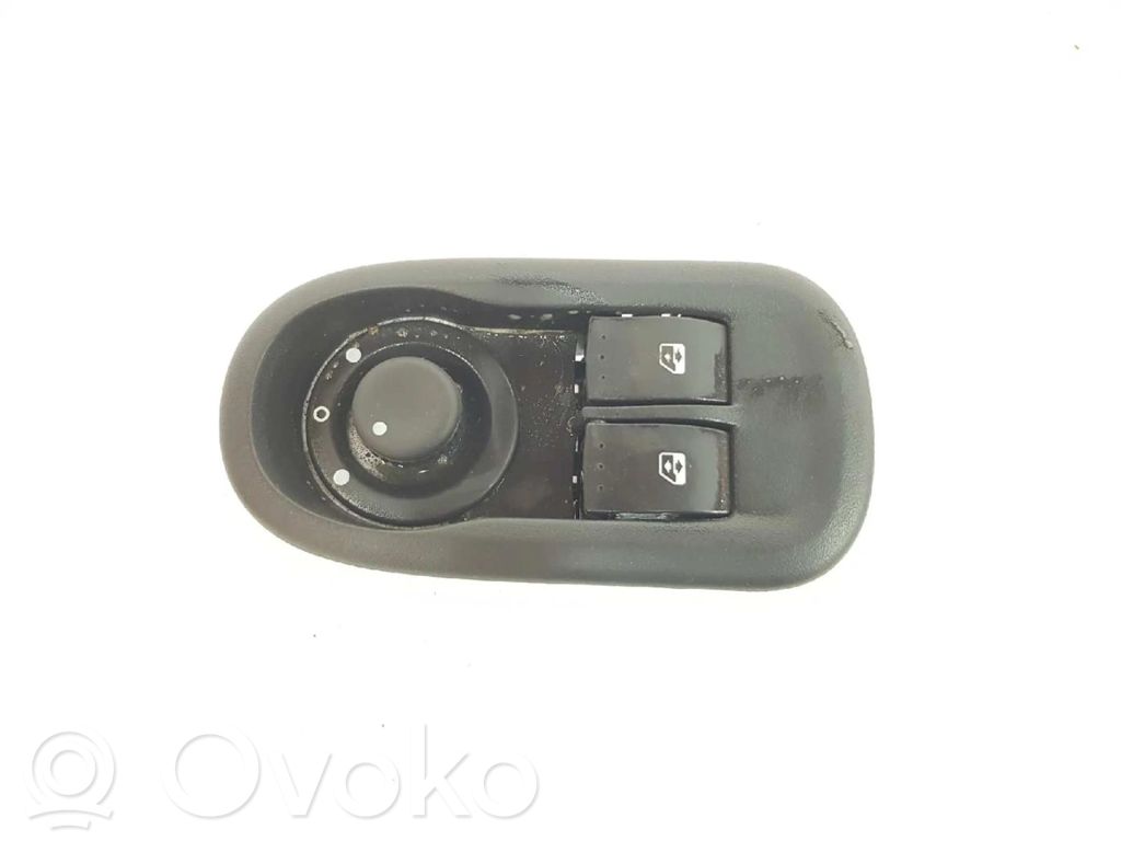 Opel Movano B Electric window control switch 