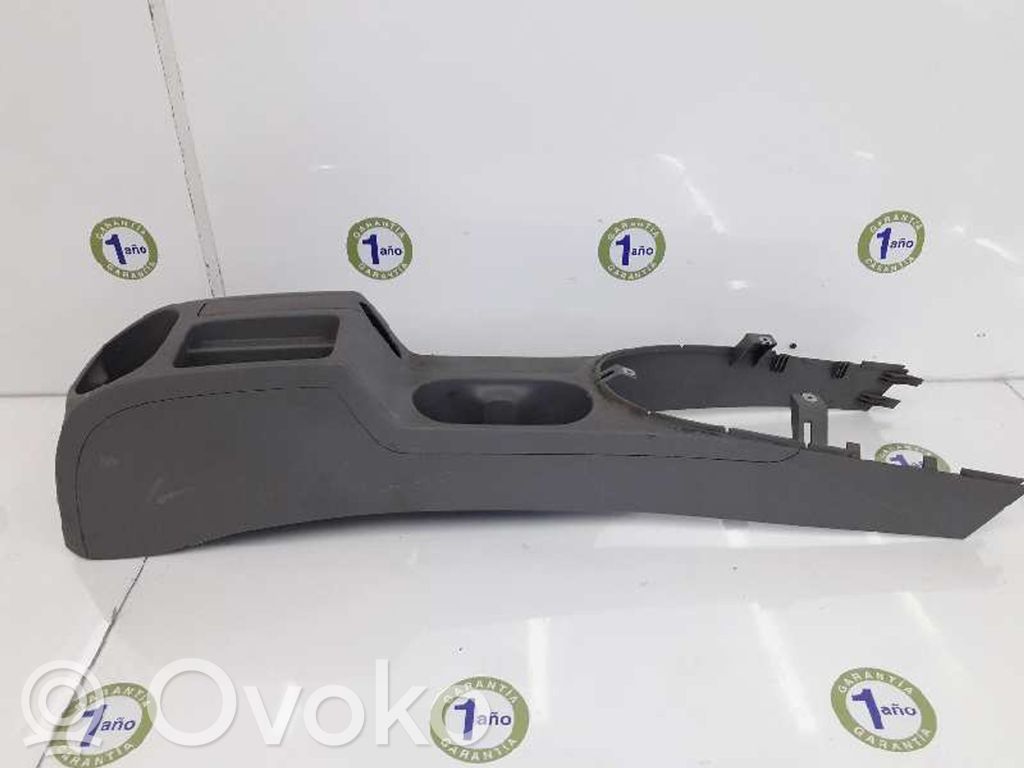 Volkswagen Caddy Center console 