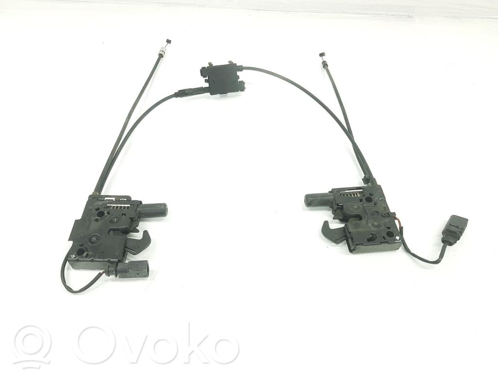 Tie down hook / loop   6F0823509,6F0823509