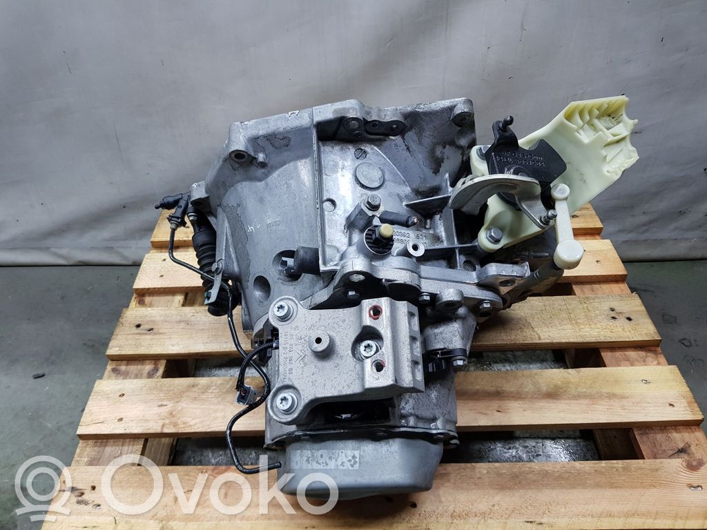 Peugeot 2008 I Scatola del cambio manuale a 5 velocità 