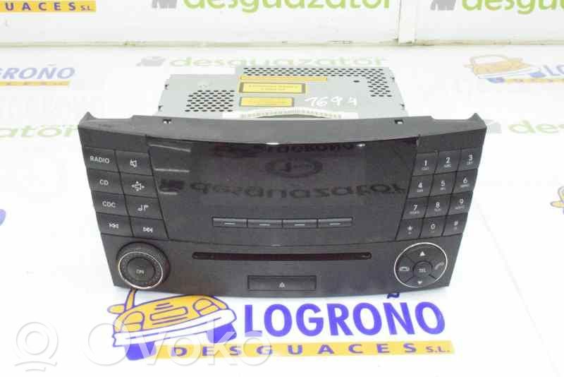 Mercedes-Benz E W211 Panel / Radioodtwarzacz CD/DVD/GPS 