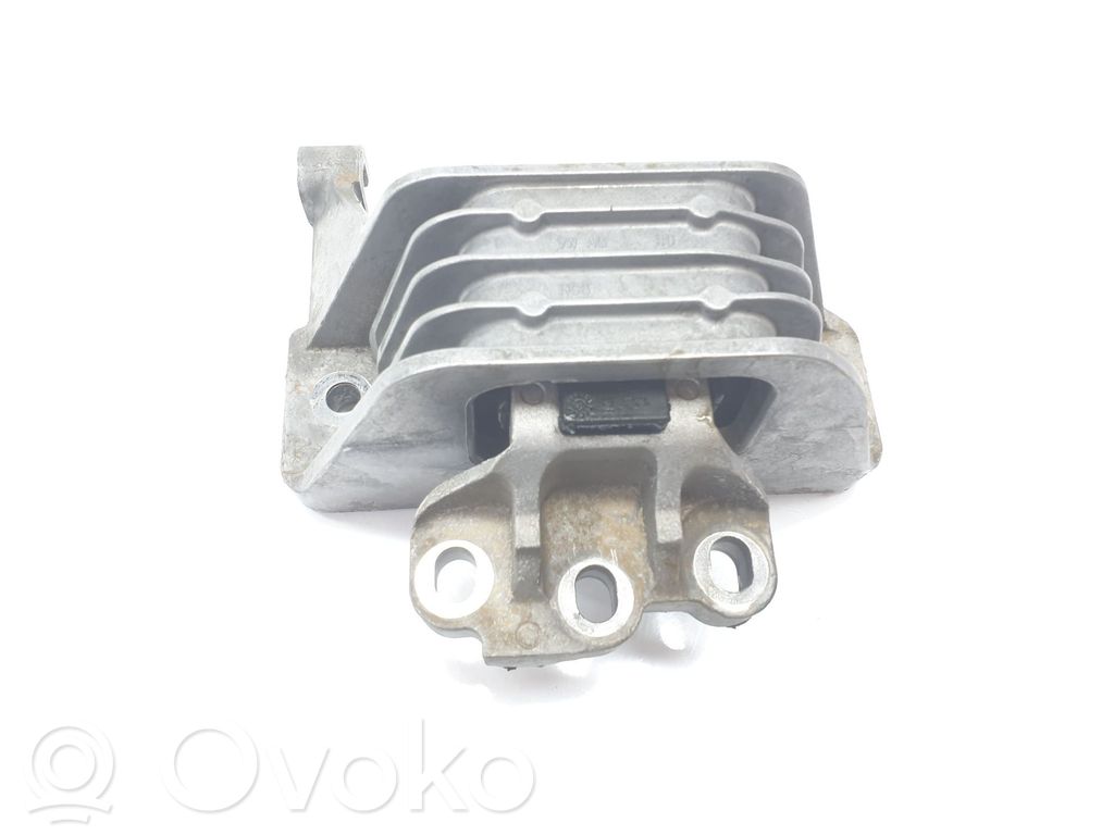 Volkswagen Crafter Engine mount bracket 