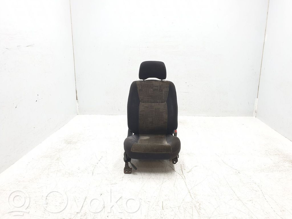 Nissan PickUp Beifahrersitz 