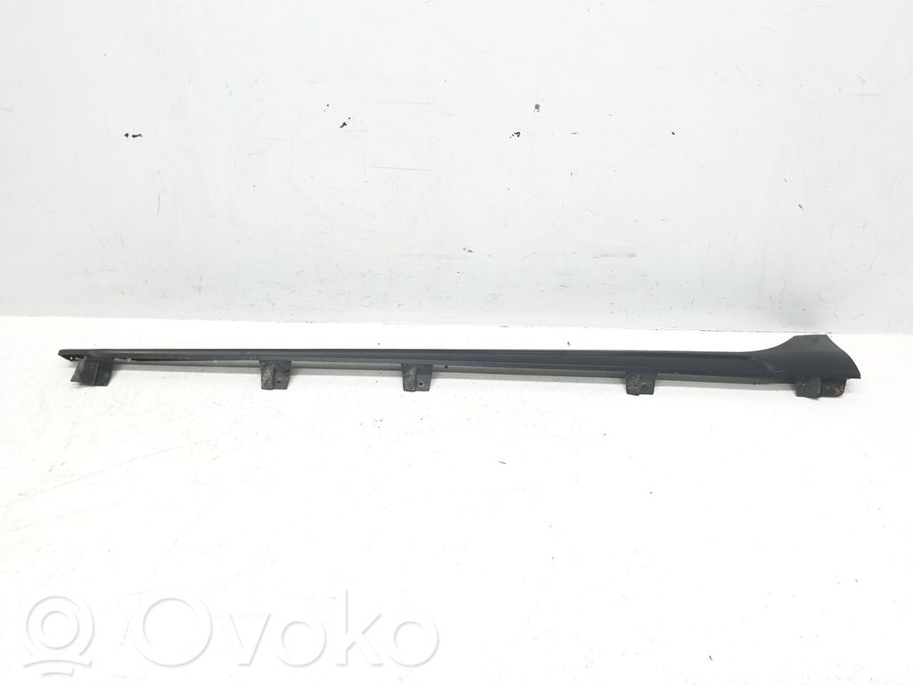 Seat Arona Moldura del faldón lateral 