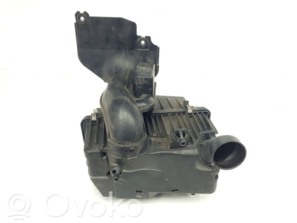 Mazda CX-7 Air filter box 