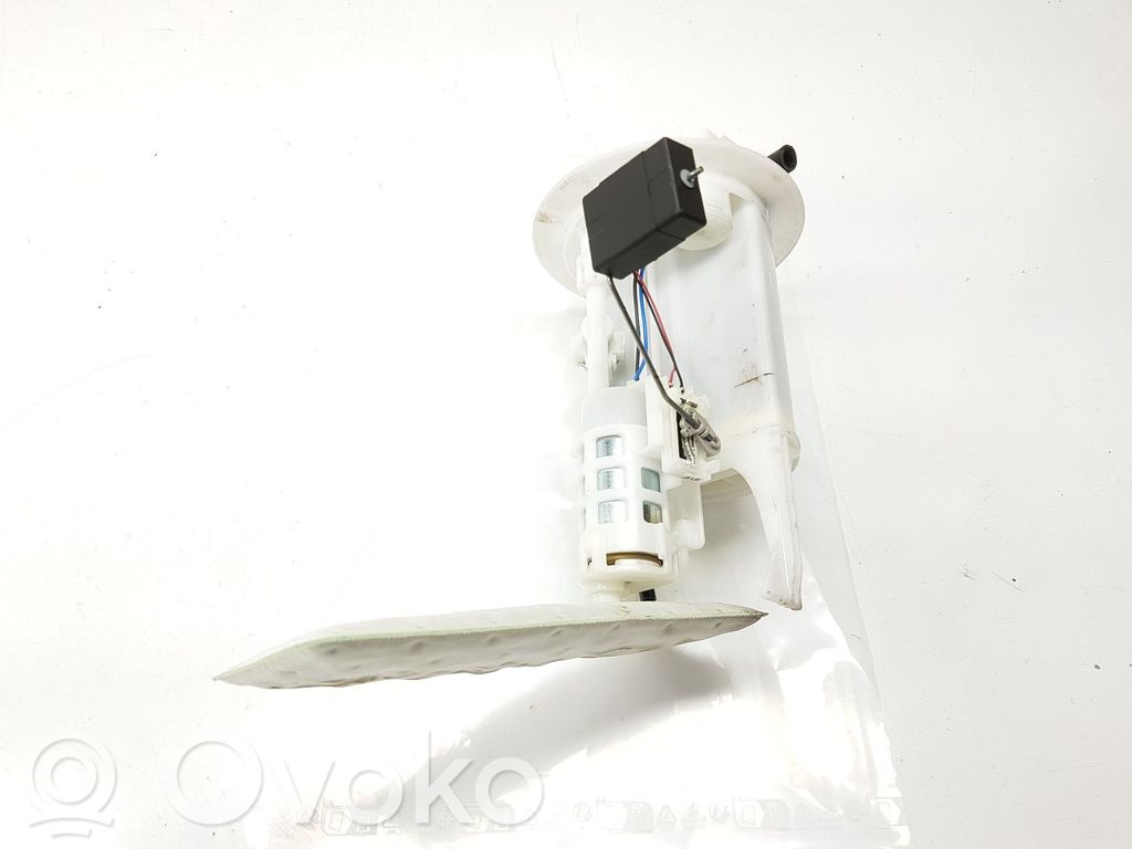 Toyota Yaris Pompa carburante immersa